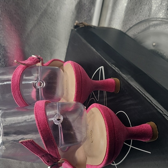 A New Pink Heels size 8.5 Mysoft Suede NIB - Picture 4 of 11